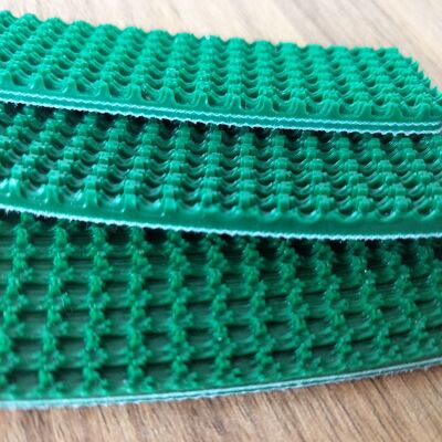 औद्योगिक अनुप्रयोगों के लिए 3300 मिमी चौड़ा ऊर्जा-बचत लाइट-ड्यूटी पीवीसी कन्वेयर बेल्ट