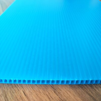 यूवी स्थिर अग्नि मंदक एंटी स्टैटिक प्लास्टिक खोखली शीट और पीपी नालीदार ट्विन प्लास्टिक शीट