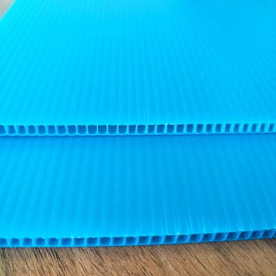 यूवी स्थिर अग्नि मंदक एंटी स्टैटिक प्लास्टिक खोखली शीट और पीपी नालीदार ट्विन प्लास्टिक शीट