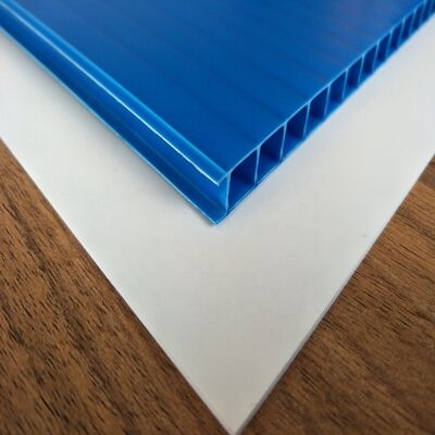 यूवी स्थिर अग्नि मंदक एंटी स्टैटिक प्लास्टिक खोखली शीट और पीपी नालीदार ट्विन प्लास्टिक शीट