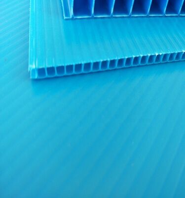 बॉक्स पैकेजिंग के लिए कस्टम आकार पुनर्चक्रण योग्य वाटरप्रूफ पीपी प्लास्टिक नालीदार शीट