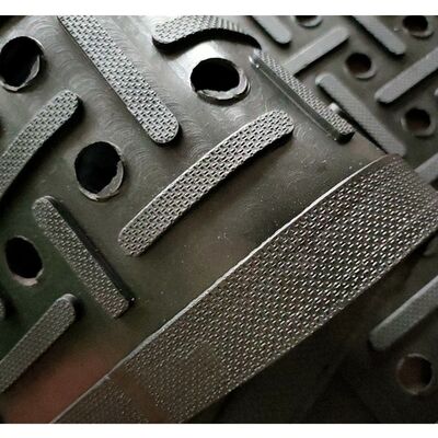 फैक्ट्री सेल एंटी-फटीग हॉर्स/काऊ/डेयरी काऊ रबर मैट विथ होल्स प्रीमियम रबर शीट्स