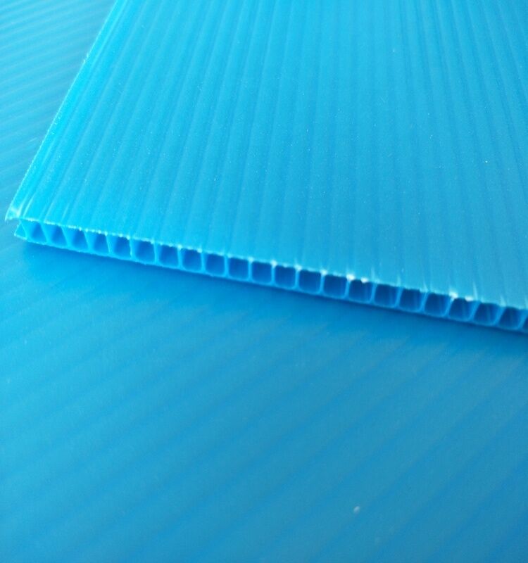 बॉक्स पैकेजिंग के लिए कस्टम आकार पुनर्चक्रण योग्य वाटरप्रूफ पीपी प्लास्टिक नालीदार शीट